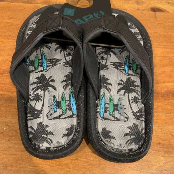 New! Boys Capelli Cap 3 Flip Flops Boys Size 1/2 - Picture 2 of 5